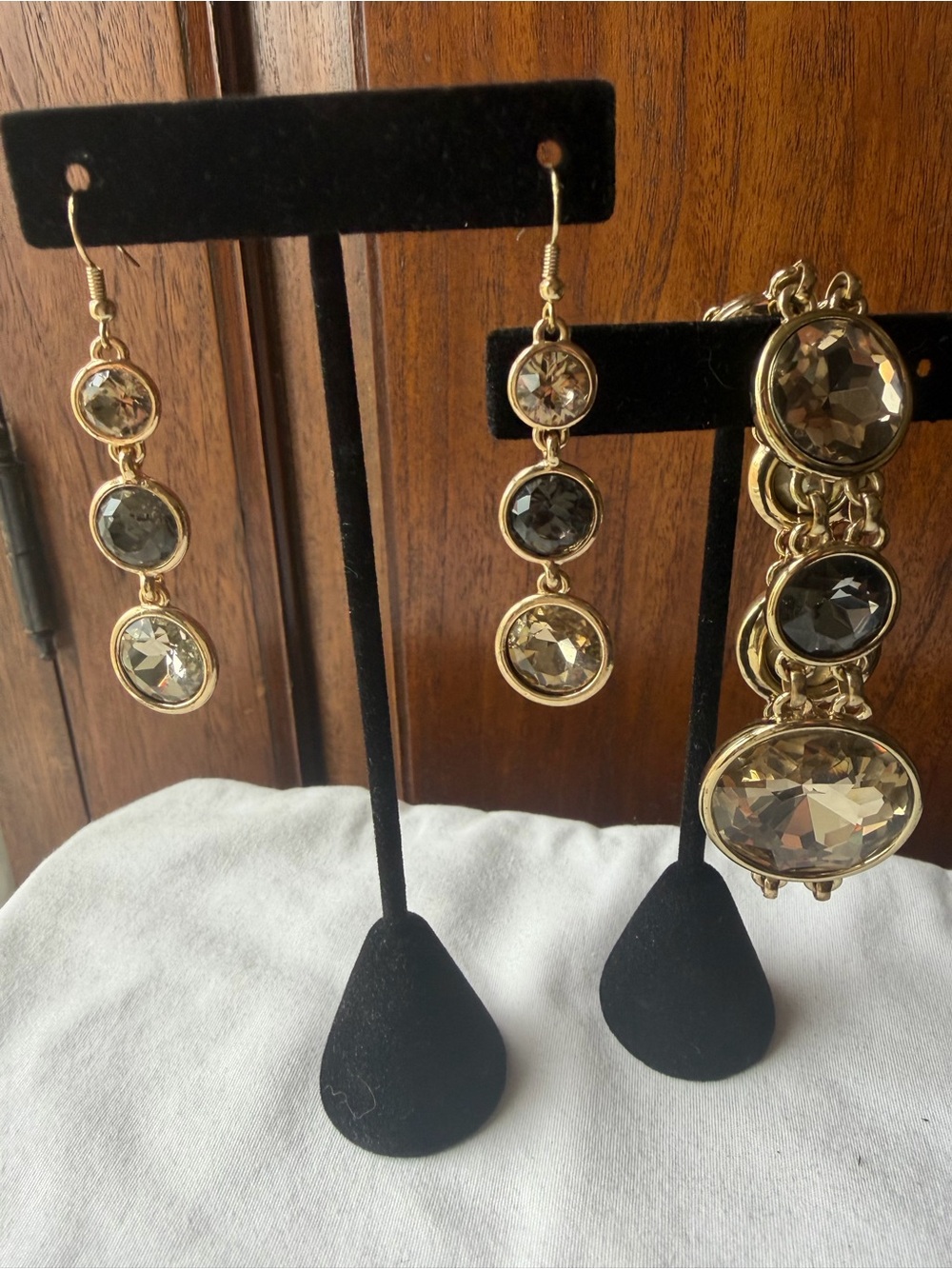 Gold Tone Smoky Gray Crystal Bracelet & Drop Earrings Set Magnetic Clasp